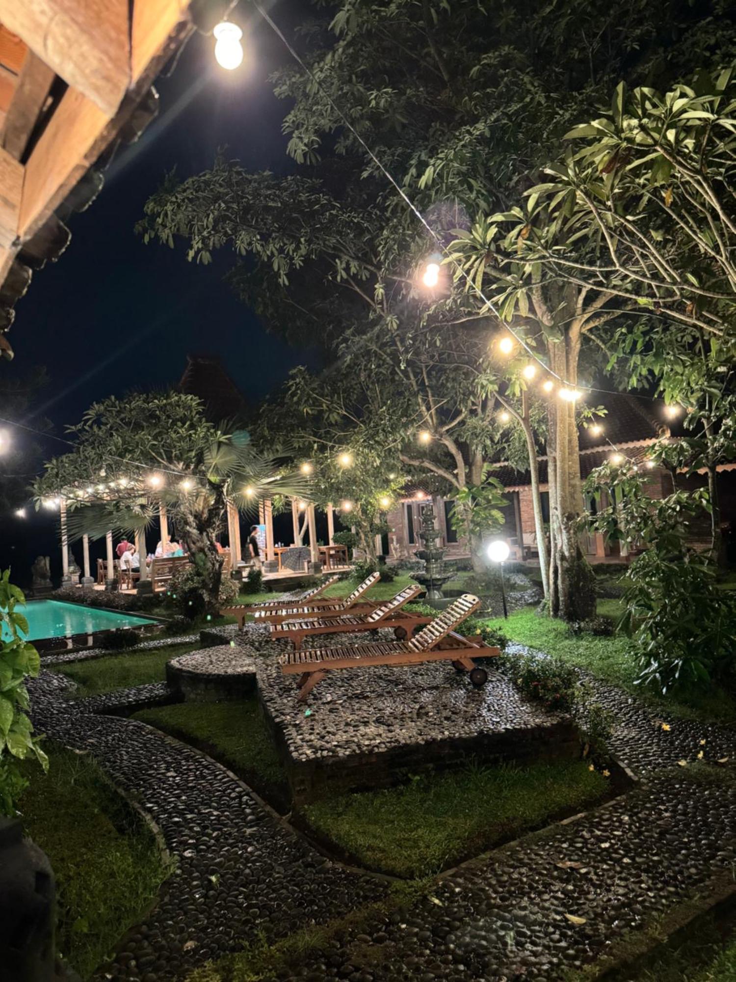 Rumah Dharma มาเกอลัง ภายนอก รูปภาพ
